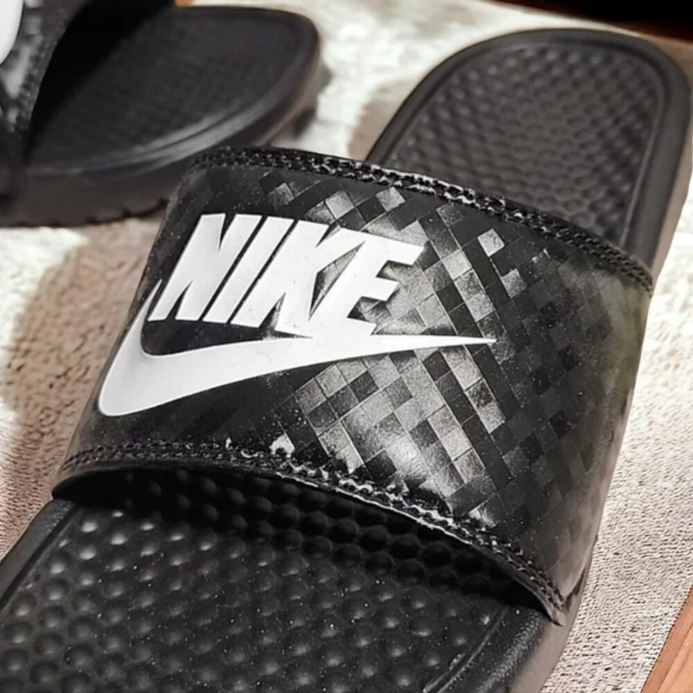 NIKE BENASSI Black Slides Womens 7 Summer Sandals Pool Beach - Picture 10 of 12